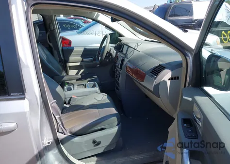 2008 Chrysler Town & Country Touring z USA, uszkodzony, nr VIN 2A8HR54P28R836576